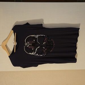 Monroe and Main Sequin Skull tunic size large.  Charcoal color.